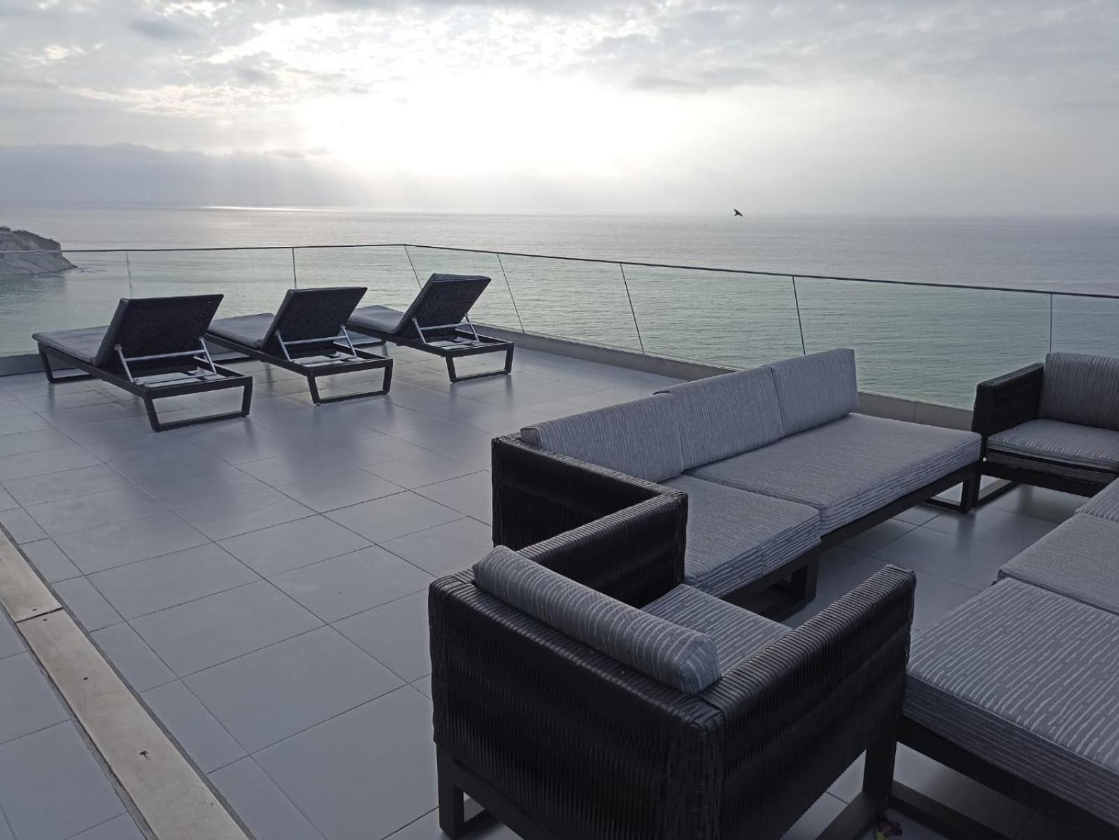 Edificio Poseidon Depto. Vista Lateral Al Mar Apartment Manta Exterior photo